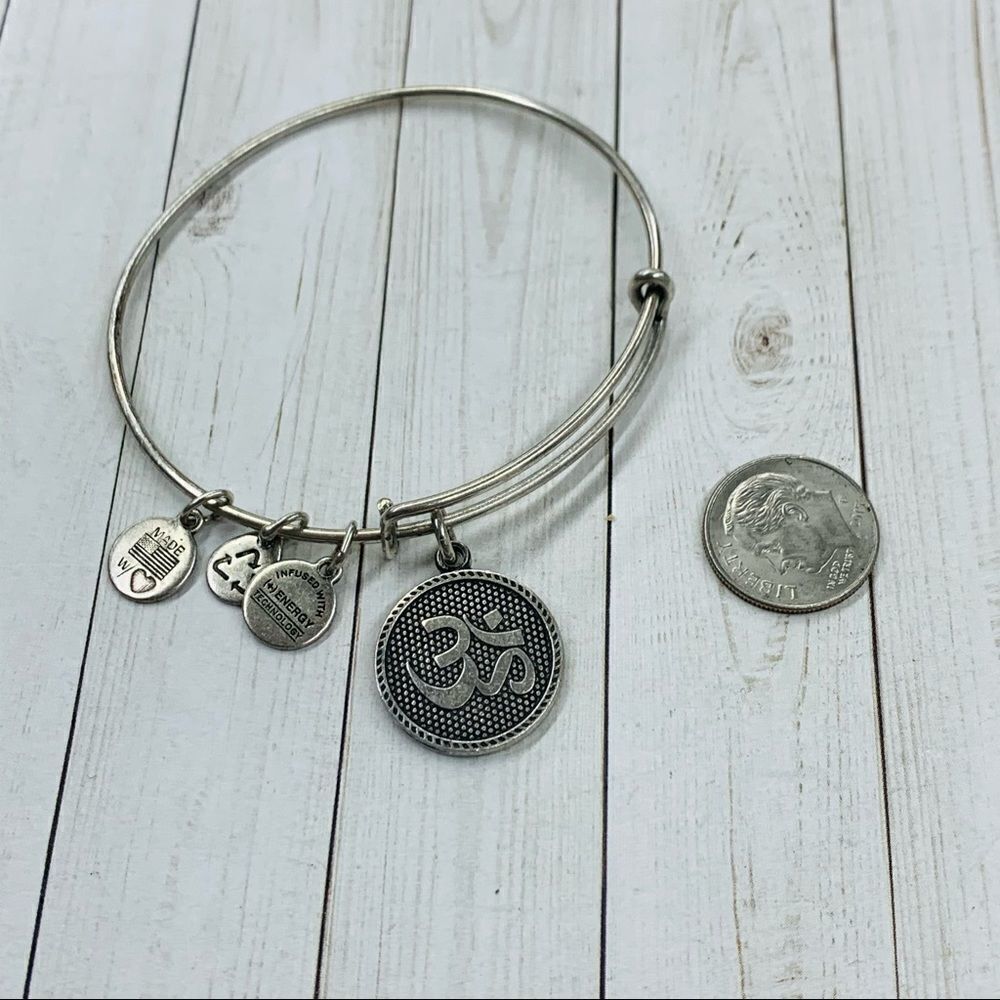 Alex and Ani Ohm Bracelet‎